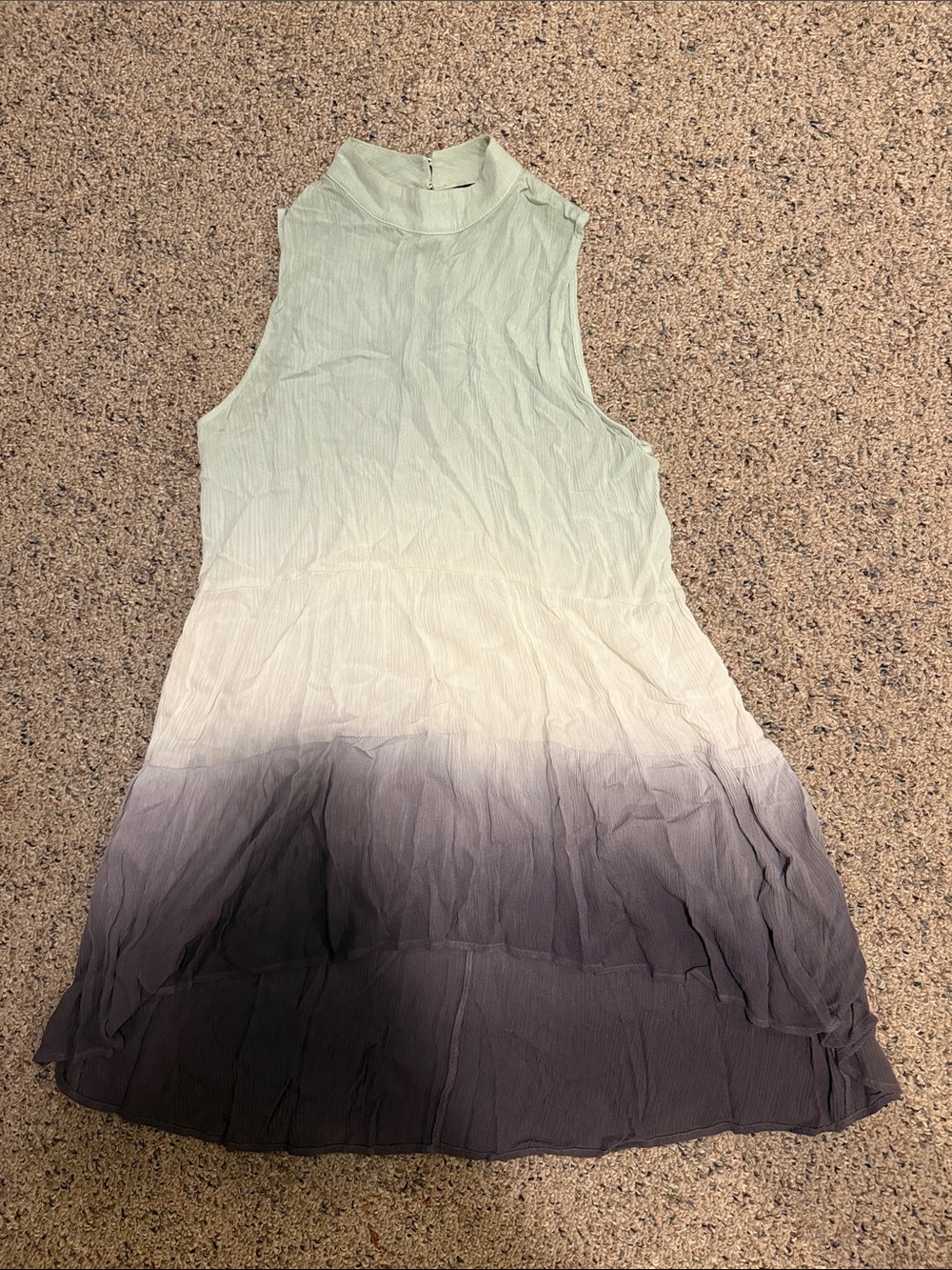 Sleeveless Ombre High-Neck Flowy top in Mint to Charcoal